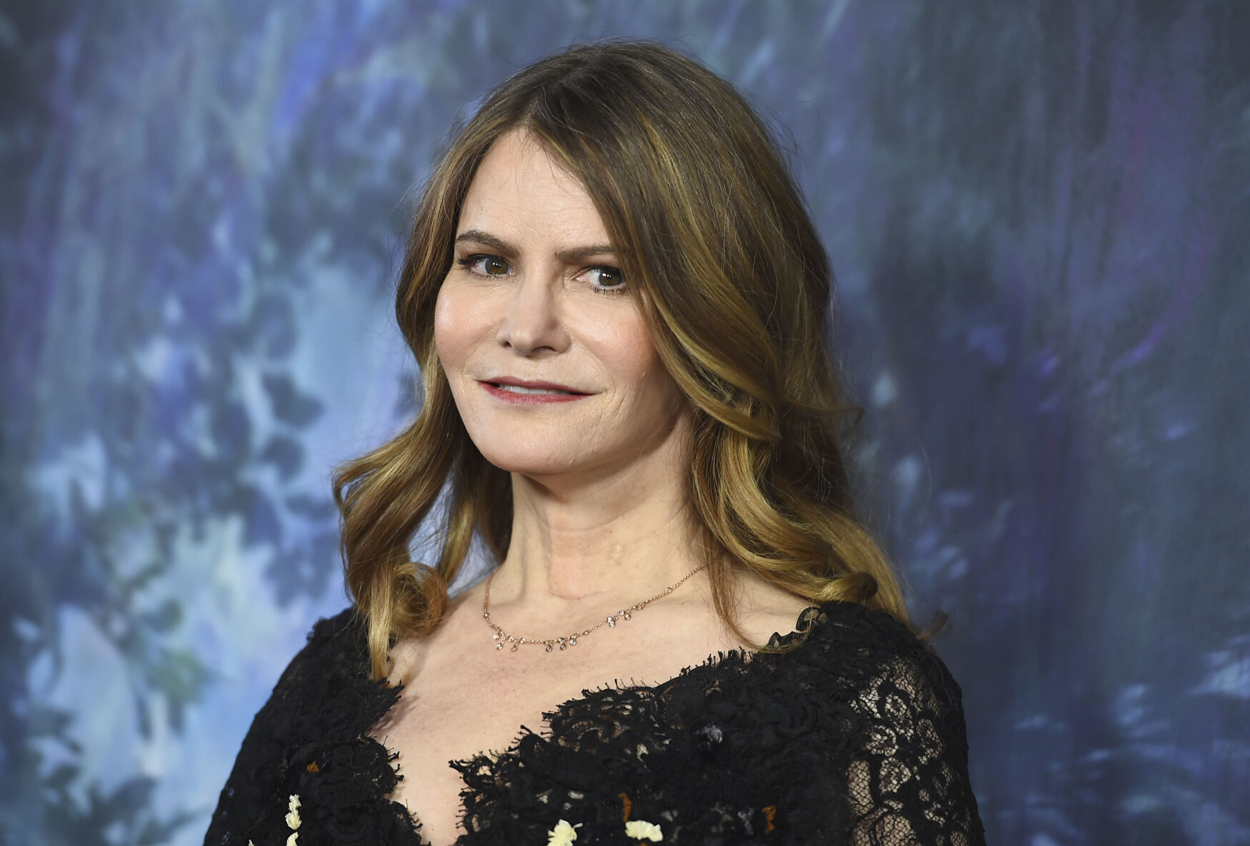 Jennifer Jason Leigh